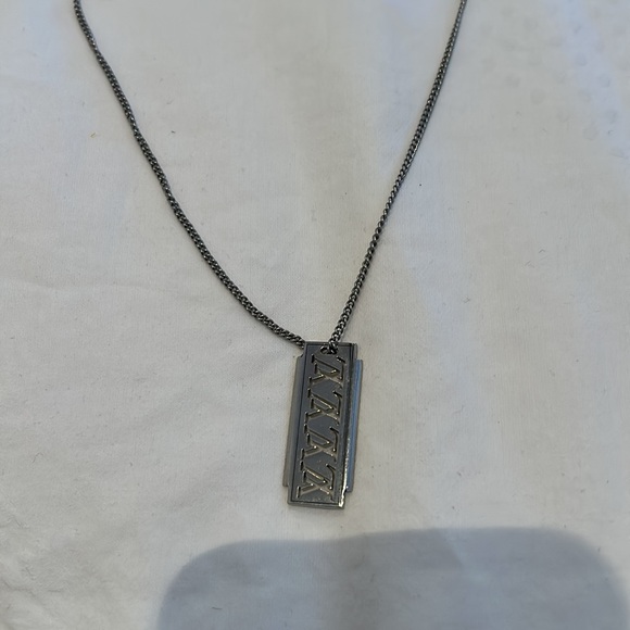 Louis Vuitton tag chain - Picture 6 of 7